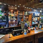 The Downe Arms Каслтон